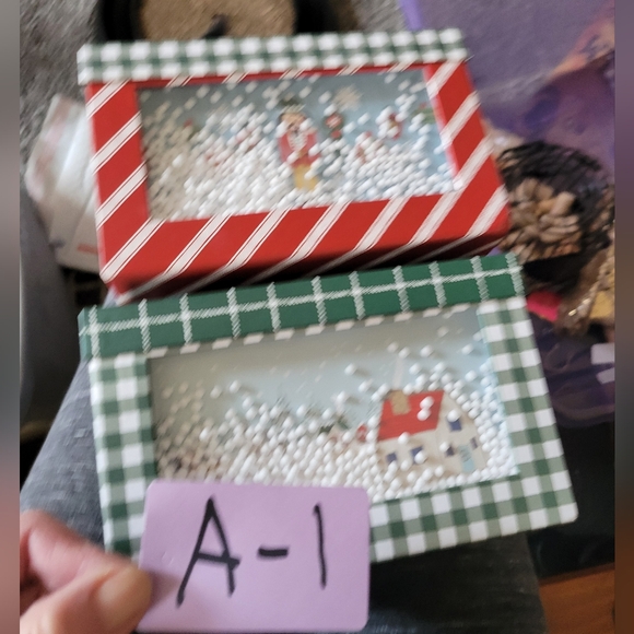 NWT lot of 2 snow globe gift boxes 7×5 rectangles - Picture 9 of 9